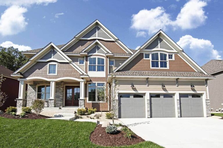 4-Bedroom Family House with Soaring Ceilings and a Bonus Room Delight (Floor Plan)
