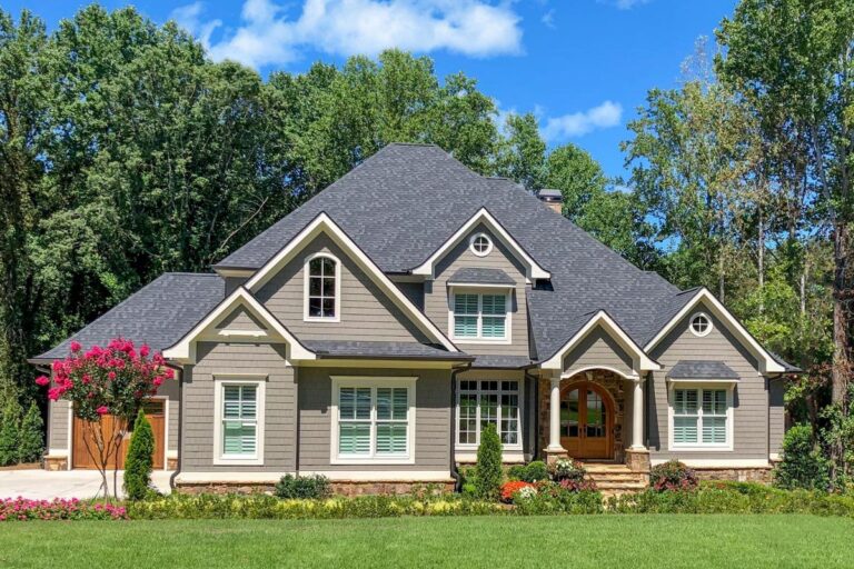 4-Bedroom Traditional House Plan with Striking Curb Appeal (Floor Plan)