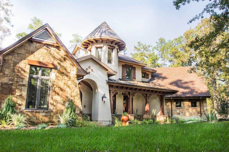 Distinctive Cottage With Lanai and Courtyard (Floor Plan)