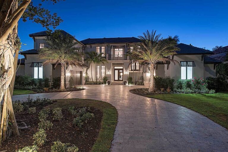 Living in Grandeur (Floor Plan)