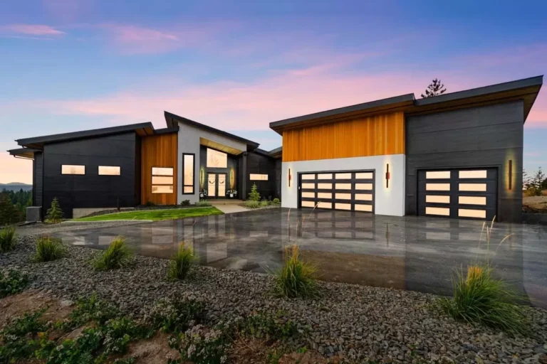 4-Bed Modern Home Plan for the Rear Sloping Lot – 3967 Sq Ft (Floor Plan)