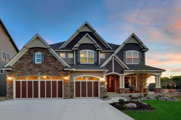 Craftsman Beauty With 2-Story Great Room (Floor Plan)