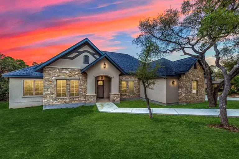 Exclusive Four Bedroom European House Plan (Floor Plan)