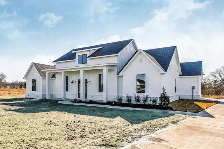 Modern Farmhouse Plan with Private Master Suite (Floor Plan)