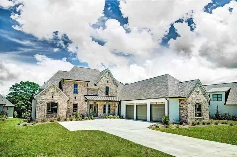 Stone and Stucco Beauty with Courtyard Entry Garage (Floor Plan)
