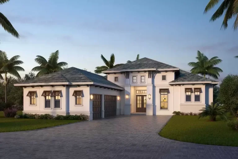 Outdoor Living-friendly Transitional House Plan (Floor Plan)