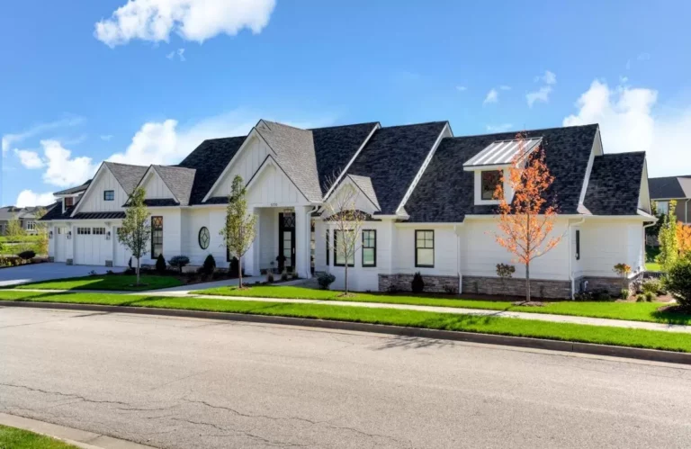 3-Bed Farmhouse Ranch for the Wide and Shallow Lot (Floor Plan)