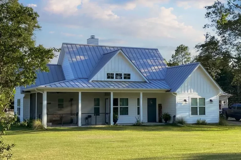 3-Bed Farmhouse with Detached 2-Car Garage (Floor Plan)