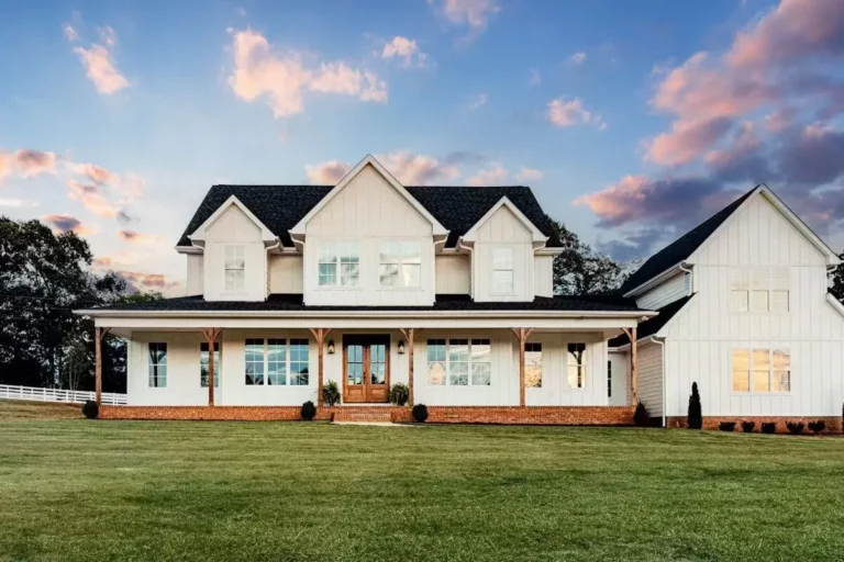 5-Bedroom Farmhouse Plan with Optional Garage Loft (Floor Plan)