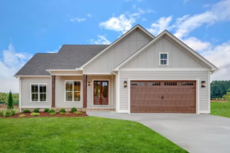 Budget-Friendly Three-Bed Farmhouse Plan – 1521 Sq Ft (Floor Plan)