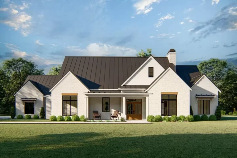 Exclusive Split Bedroom New American House Plan (Floor Plan)