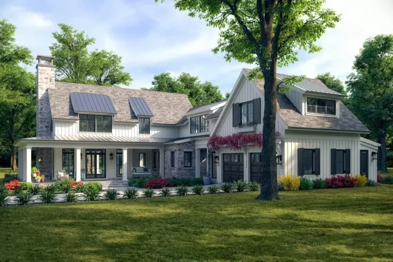 L-Shaped Modern Farmhouse with Vaulted Great Room and Master Suite (Floor Plan)