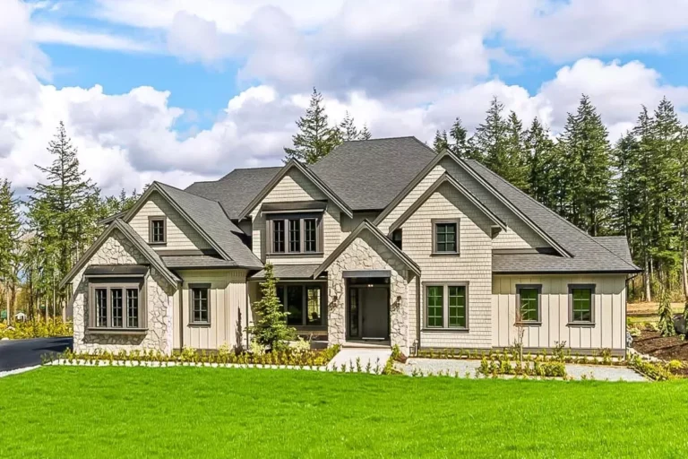 Luxurious 4-Bed House Plan with Main-Level Master (Floor Plan)