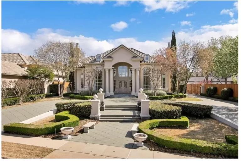 Luxury with Central Courtyard (Floor Plan)