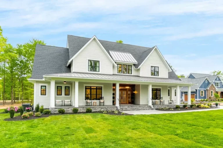 Modern Farmhouse Plan with Formal Dining Room and Informal Lounge (Floor Plan)