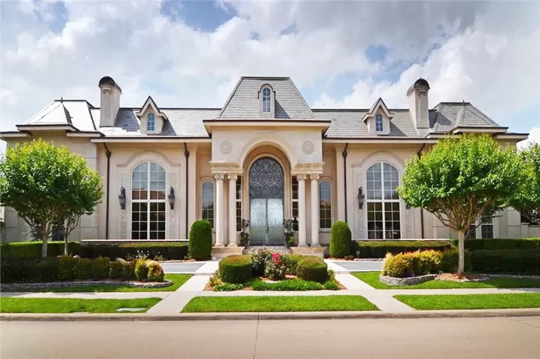 Private Balconies for All (Floor Plan)