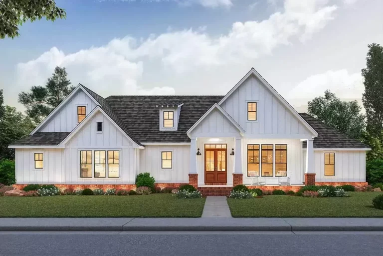 Split Bedroom Modern Farmhouse Plan with with Large Walk-in Pantry – 1967 Sq Ft (Floor Plan)