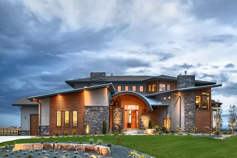 Contemporary Two-Story Home Plan with First-Floor Master (Floor Plan)