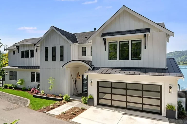 Stunning 2-Story House Plan with Open Living Space and Guest Bedroom (Floor Plan)