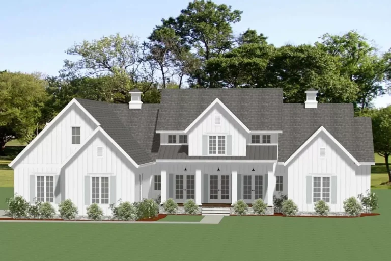 4-Bed Farmhouse Plan with Two Owner's Suites (Floor Plan)
