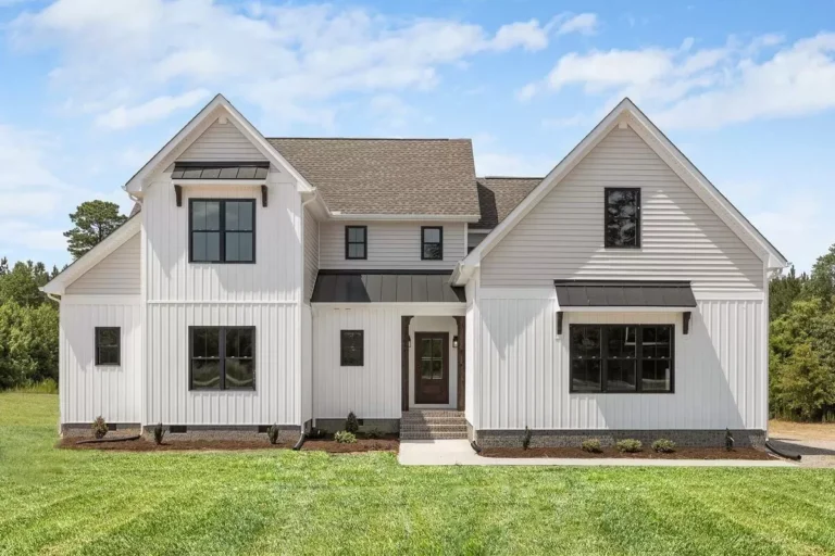 4-Bed Modern Farmhouse with Guest Suite or Work-From-Home Space (Floor Plan)