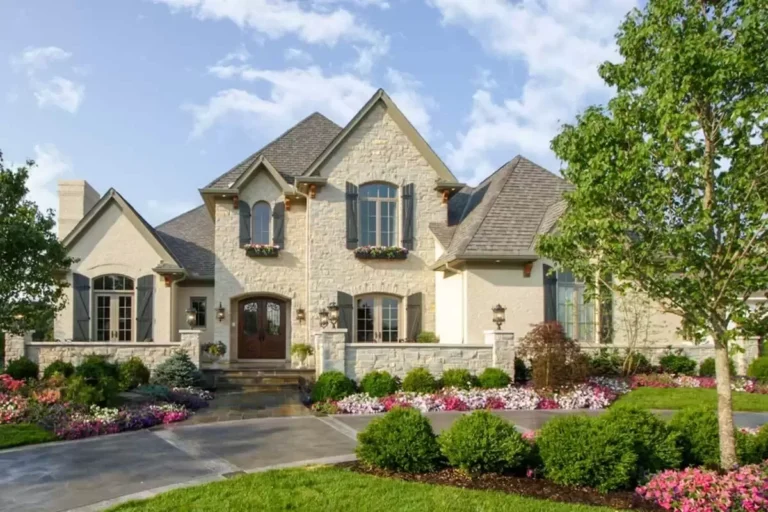 4 Bedroom House Plan with Classic Exterior (Floor Plan)