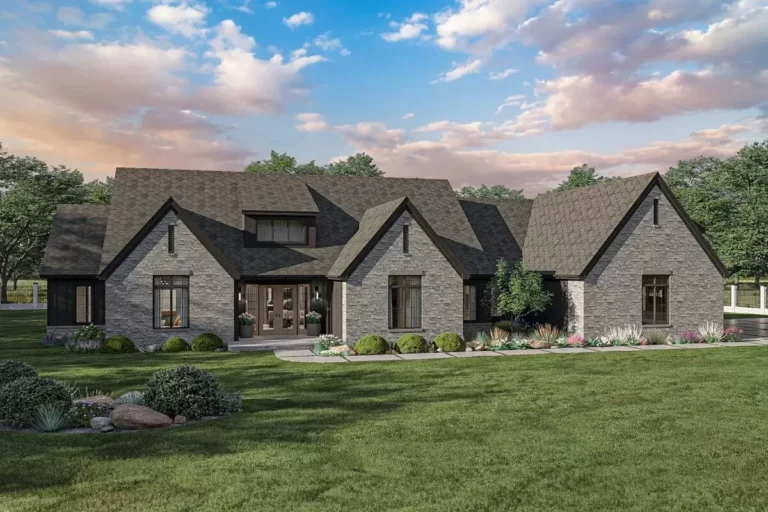 4-Bed Modern Cottage House Plan with Vaulted Kitchen and Dining – 3248 Sq Ft (Floor Plan)
