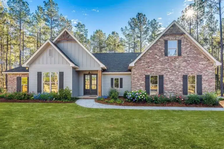 Split Bedroom New American House Plan with 8'-Deep Rear Porch – 2095 Sq Ft (Floor Plan)