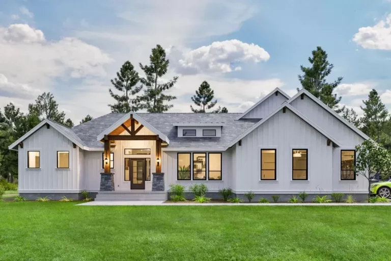Two-Story New American House Plan with Flex Room Over Garage – 2600 Sq Ft (Floor Plan)