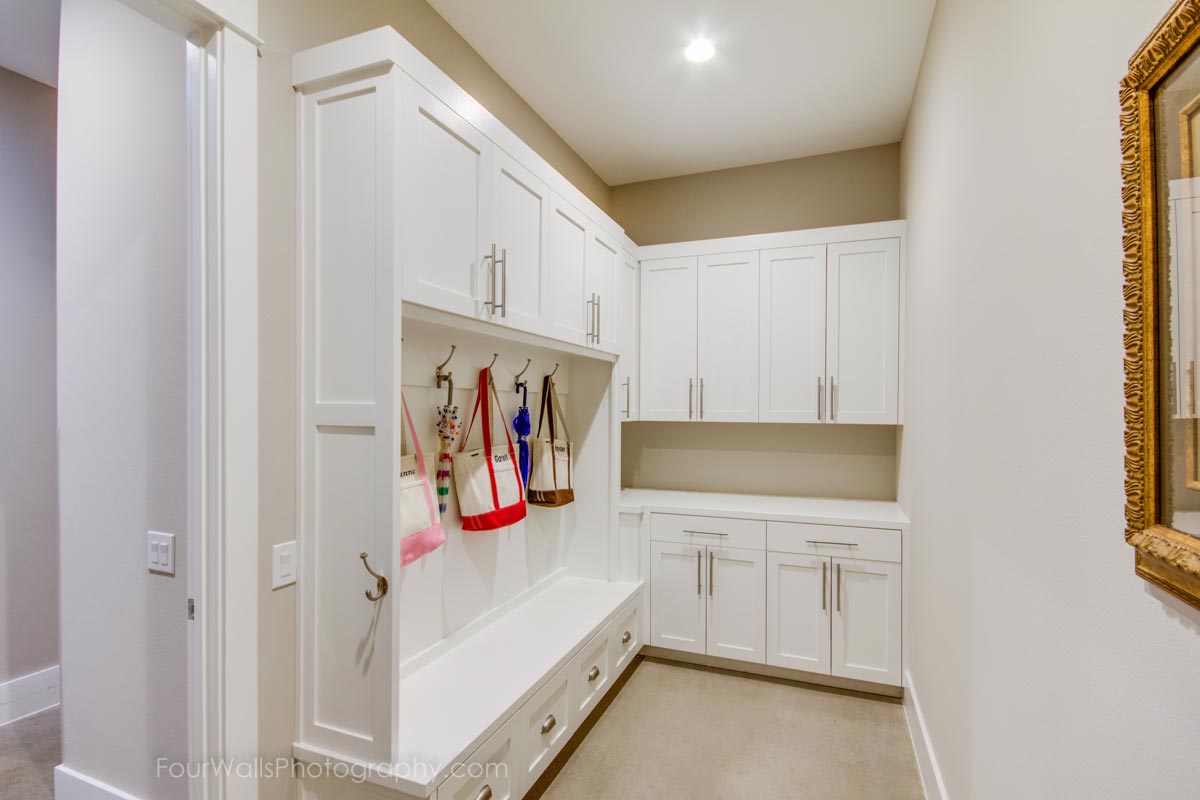 Foyer/Entry