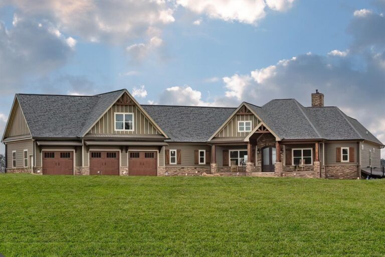 Charming 4-Bed Country Craftsman Home with Bonus Over Garage – 3204 Sq Ft (Floor Plan)