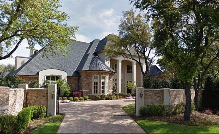 Living Large (Floor Plan)