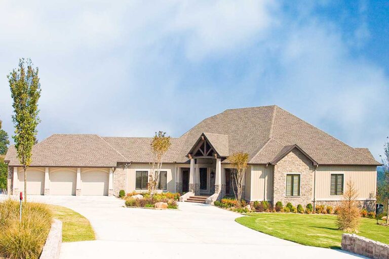 Mountain Ranch with Spectacular Rear Views – 5144 Sq Ft (Floor Plan)