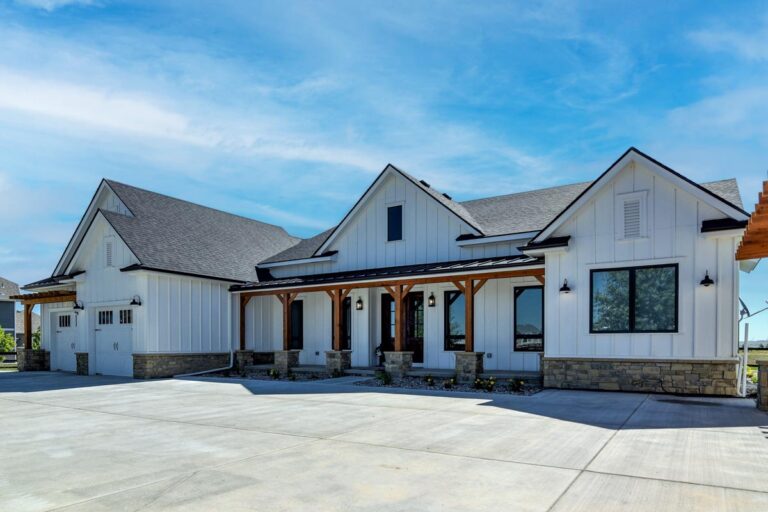 New American Farmhouse Plan with Finished Basement (Floor Plan)