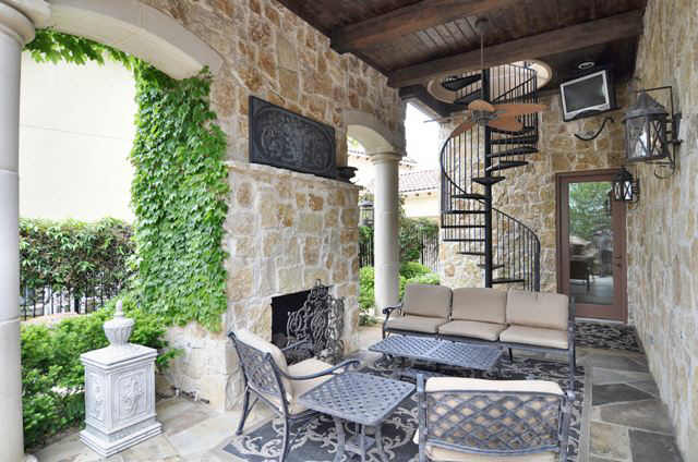 Patio/Outdoor