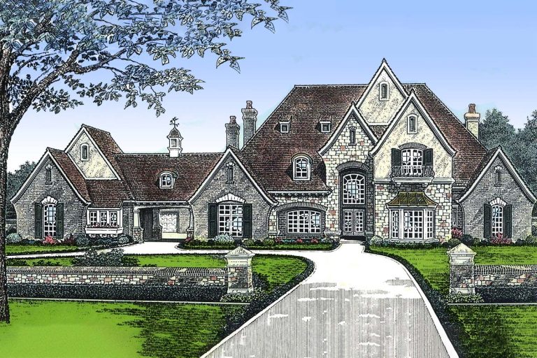 Feature-Filled Luxury Home Plan (Floor Plan)