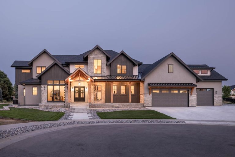 Luxurious Transitional Modern Farmhouse House Plan with Guest Suite and Outdoor Covered Patio (Floor Plan)