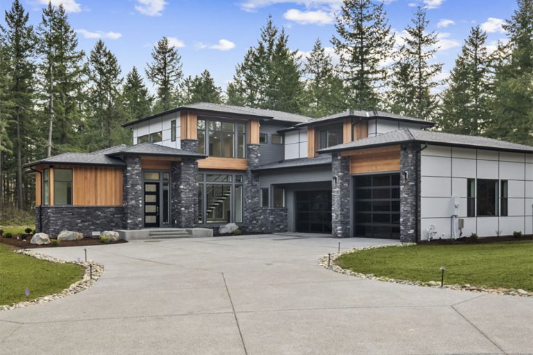 Modern 4-Bed House Plan with Indoor / Outdoor Living Spaces – 3485 Sq Ft (Floor Plan)