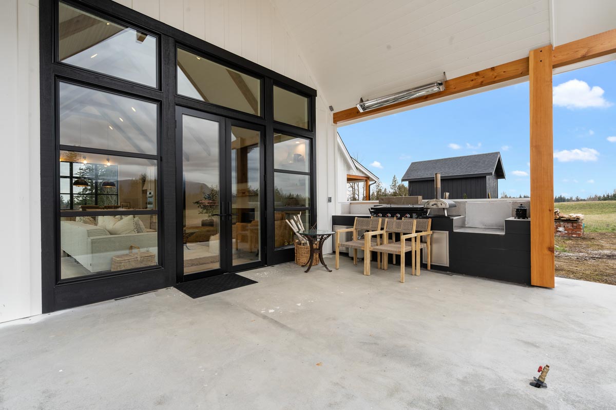 Patio/Outdoor