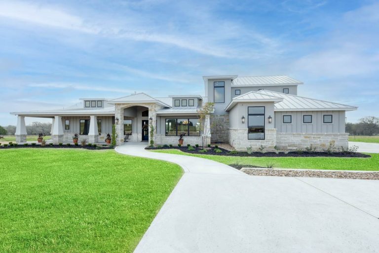 5-Bed Modern Hill Country House Plan with Flex Living Room – 5183 Sq Ft (Floor Plan)