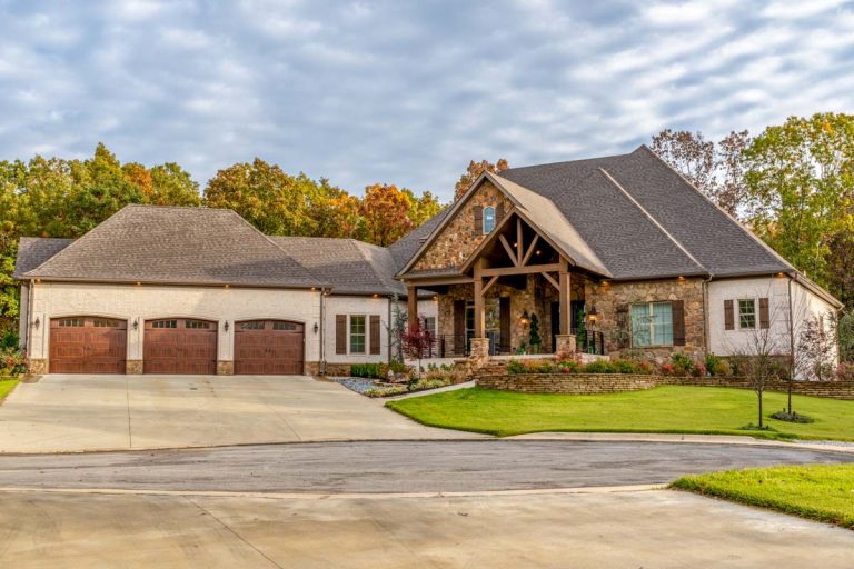 Rugged 4-Bed House Plan with Lower Level Game Room – 4575 Sq Ft (Floor Plan)