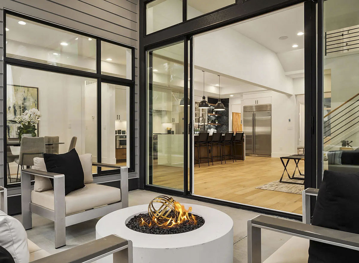 Patio/Outdoor