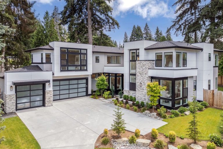 5-Bedroom Contemporary House Plan with Media Room – 4247 Sq Ft (Floor Plan)