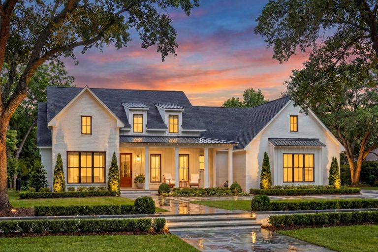 3-Bed Modern Farmhouse Plan with Vaulted Master Bedroom and Great Room (Floor Plan)