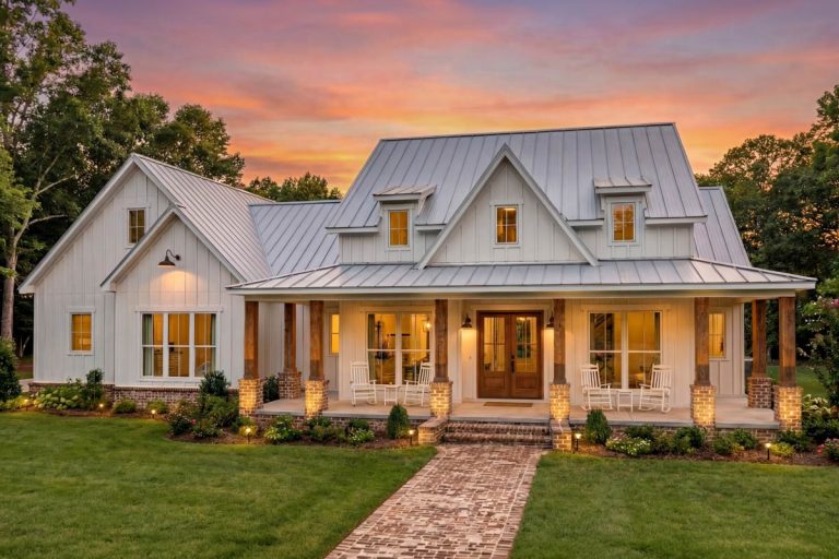Stunning Modern Farmhouse House Plan with 4 Beds and Expansive Outdoor Living (Floor Plan)