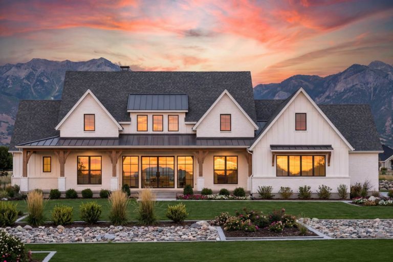 4-Bed Modern Farmhouse with Home Office and Laundry Access from Master Suite – 3254 Sq Ft (Floor Plan)