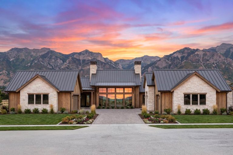 Luxurious Hill Country House Plan with 4 Beds and Expansive Outdoor Living (Floor Plan)