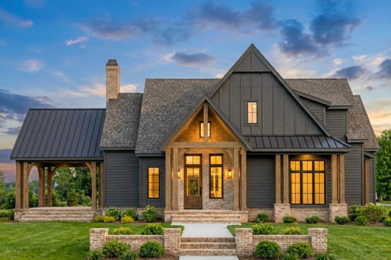 Modern Transitional Farmhouse Plan with First-Floor Master and Courtyard (Floor Plan)